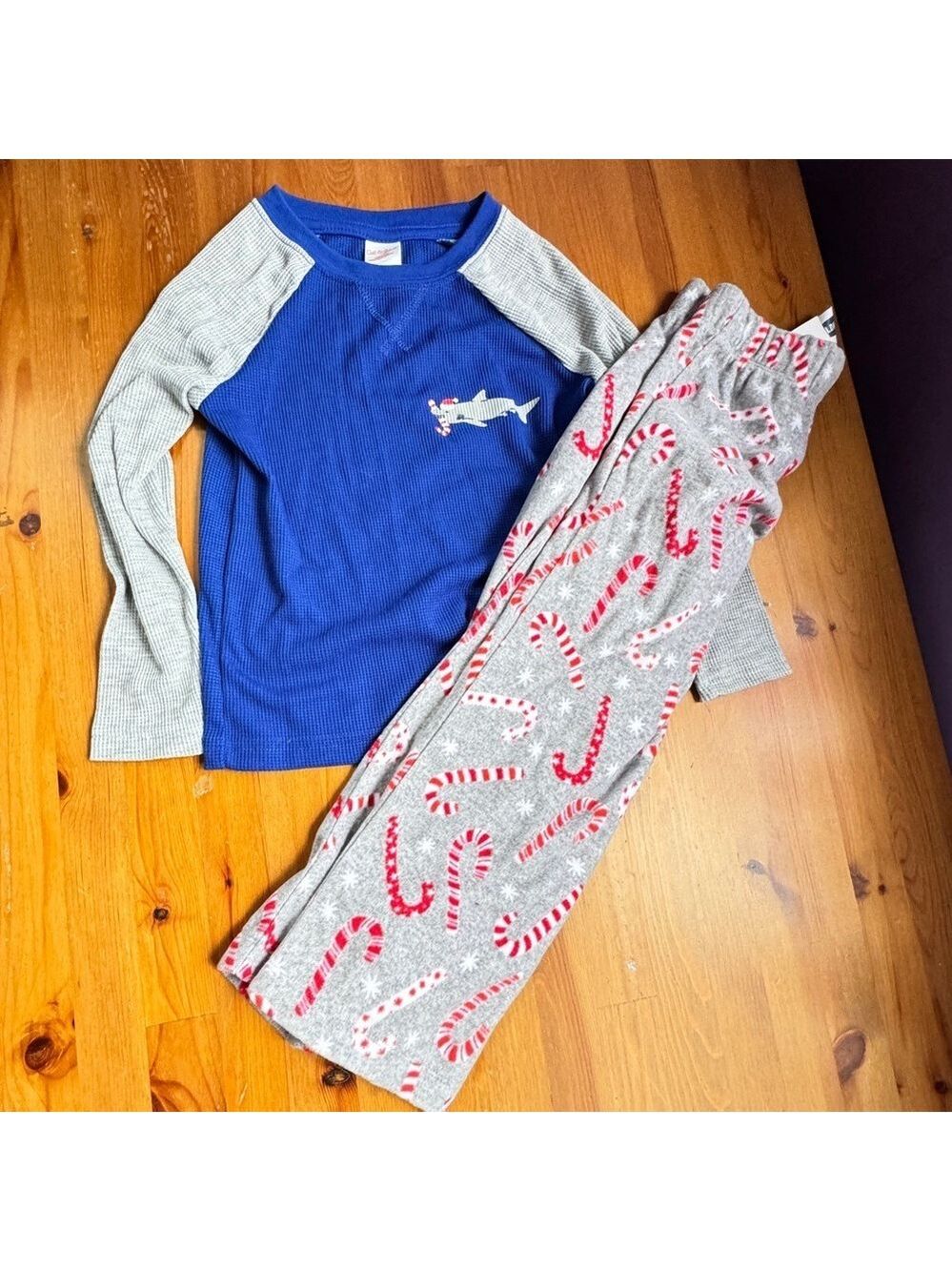 Christmas pajamas size 4/5 NWT